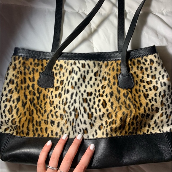 Max New York Shoulder Bag - Picture 7 of 7